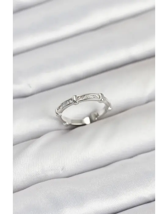 Pirinç Gümüş Renk Kemik Model Zirkon Taşlı Kadın Yüzük