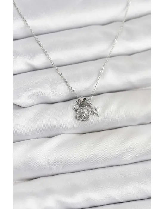 Çelik Gümüş Renk Minimal Charmlı Kadın Kolye