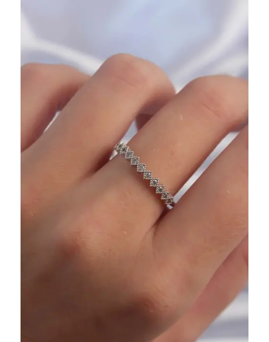  Gümüş Minimal Sıralı Zirkon Taşlı Ayarlanabilir Yüzük