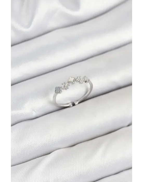 Pirinç Gümüş Renk Minimal Yonca Detaylı Kadın Yüzük