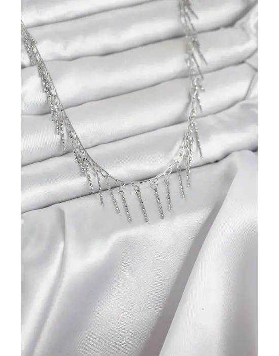 Pirinç Gümüş Renk Saçaklı Model Kadın Kolye