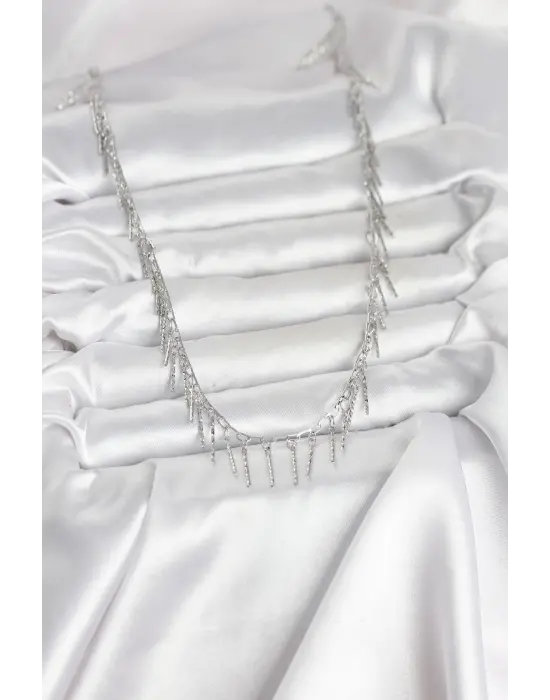 Pirinç Gümüş Renk Saçaklı Model Kadın Kolye