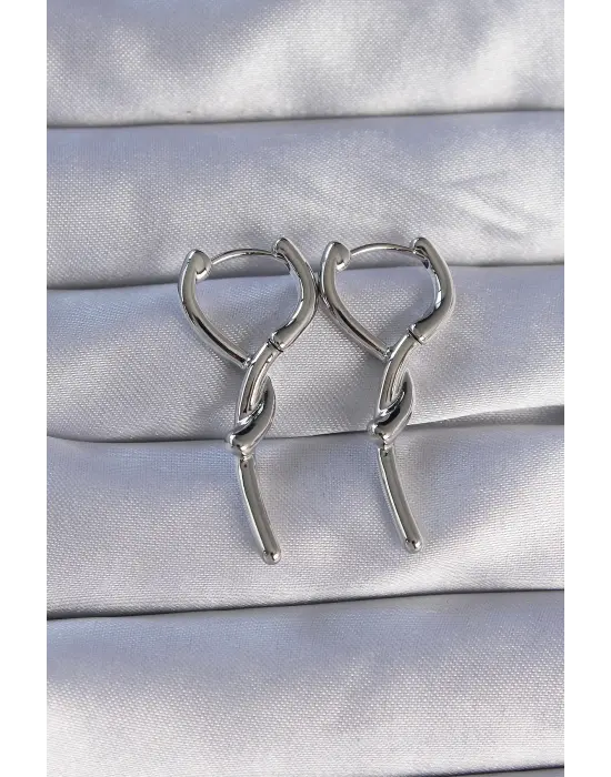  Gümüş Sarmal Çubuk Tasarımlı Uzun Küpe