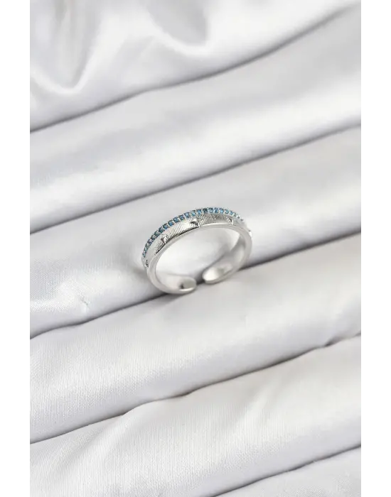 Pirinç Gümüş Renk Sıralı Zirkon Taşlı Kutup Yıldızı Model Kadın Yüzük