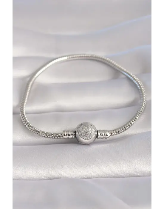 Pirinç Gümüş Renk Zirkon Taş Kalp Detay Charm Model Kadın Bileklik