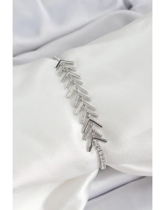 Pirinç Gümüş Renk Zirkon Taşlı Balık Sırtı Kadın Bileklik