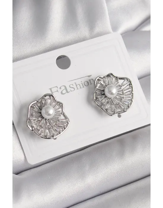 Gümüş Zirkon Taşlı Çiçek Model İnci Detay Çelik Küpe