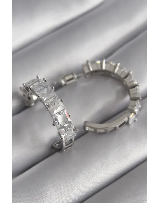  Gümüş Zirkon Taşlı Halka Model Çelik Küpe