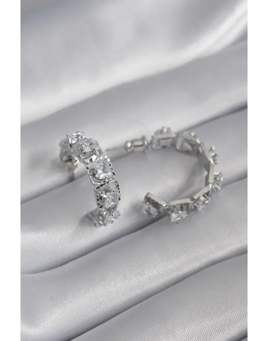  Gümüş Zirkon Taşlı Halka Model Çelik Küpe