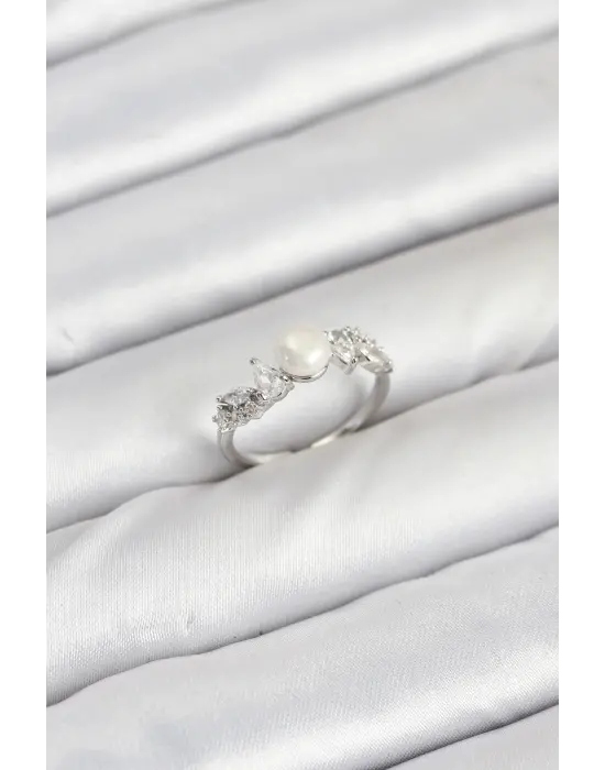 Pirinç Gümüş Renk Zirkon Taşlı İncili Model Kadın Yüzük