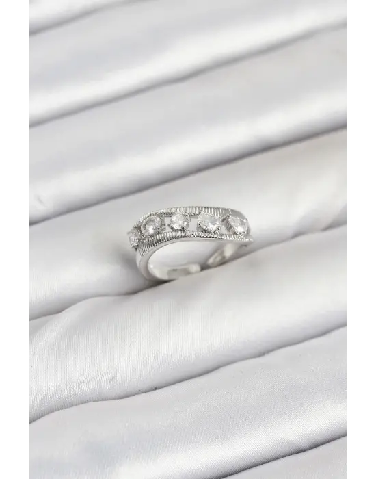 Pirinç Gümüş Renk Zirkon Taşlı Kadın Yüzük