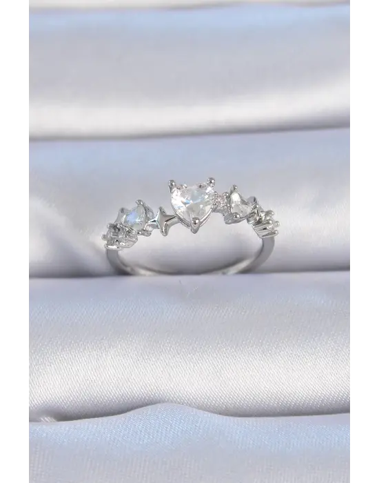  Gümüş Zirkon Taşlı Kalp Model Çelik Yüzük