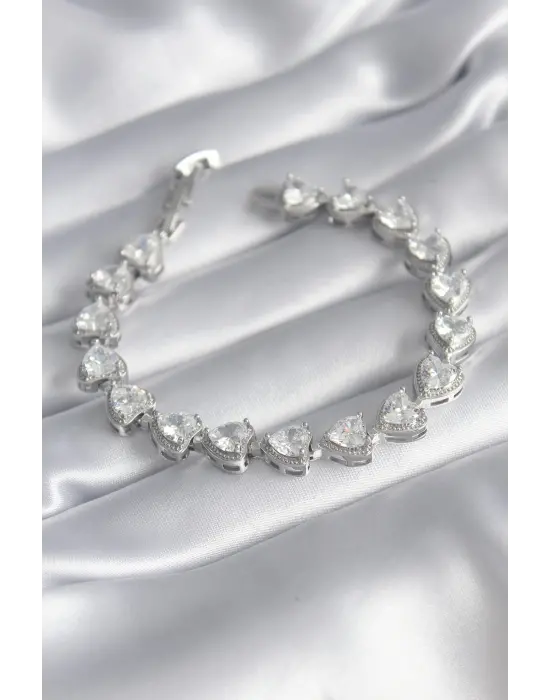 Pirinç Gümüş Renk Zirkon Taşlı Kalp Model VIP Seri Kadın Bileklik