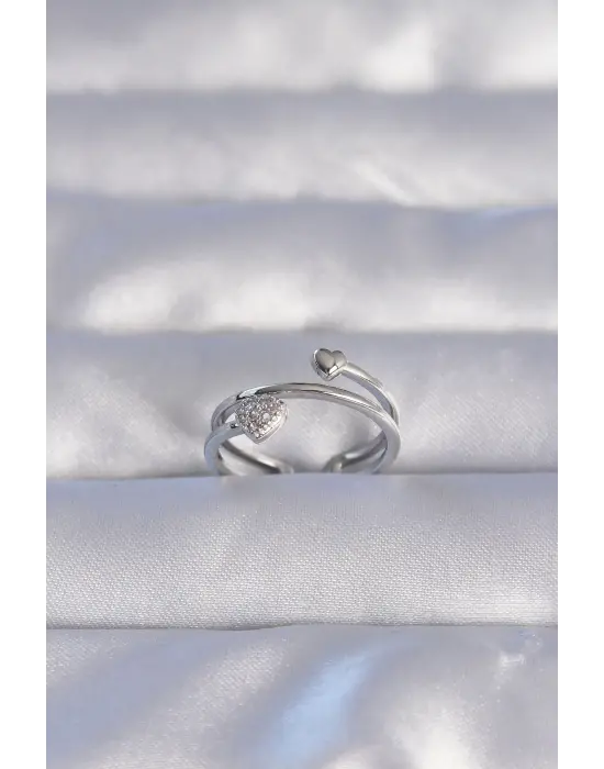  Gümüş Zirkon Taşlı Kalpli Model Ayarlanabilir Yüzük