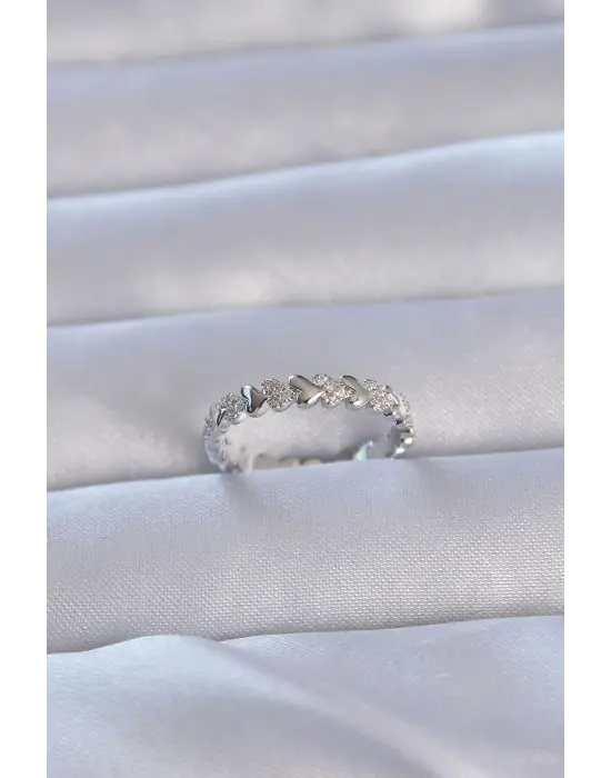  Gümüş Zirkon Taşlı Sıralı Kalp Model Ayarlanabilir Yüzük