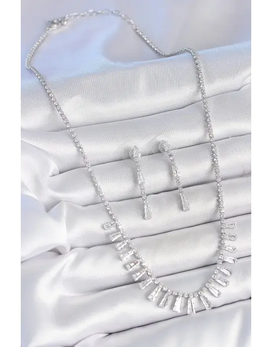 Pirinç Gümüş Renk Zirkon Taşlı Su Yolu Model VIP Seri Kadın Küpe Seti