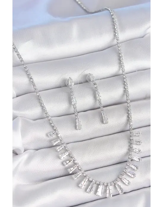 Pirinç Gümüş Renk Zirkon Taşlı Su Yolu Model VIP Seri Kadın Küpe Seti