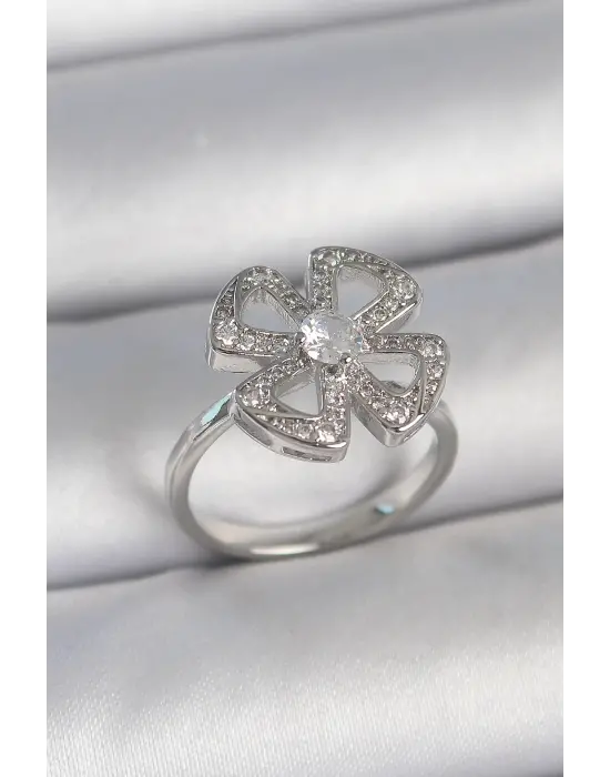 Pirinç Gümüş Renk Zirkon Taşlı Yonca Model Ayarlanabilir Kadın Yüzük