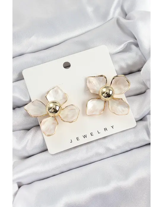 Pirinç Kırkık Beyaz Çiçek Vintage Model Gold Renk Kadın Küpe