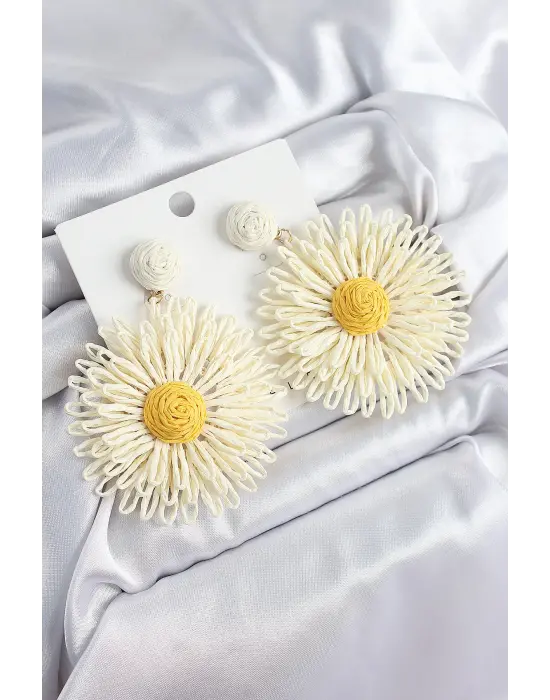 Pirinç Krem Papatya Model Gold Renk Kadın Hasır Küpe