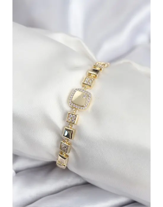 Pirinç VIP Seri Gold Renk Zirkon Taşlı Model Kadın Bileklik