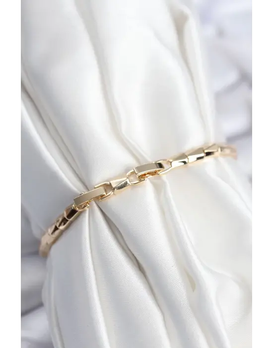 Pirinç VIP Seri Gold Renk Zirkon Taşlı Yıldız Model Kadın Bileklik