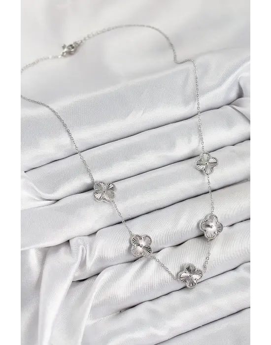 Pirinç VIP Yonca Model Gümüş Renk Kadın Kolye