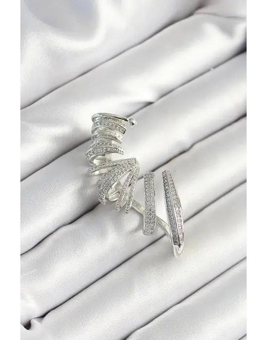 Pirinç Zirkon Taş Kaplamalı Sarmal Figürlü Gümüş Renk Kadın Sağ Kıkırdak Küpe