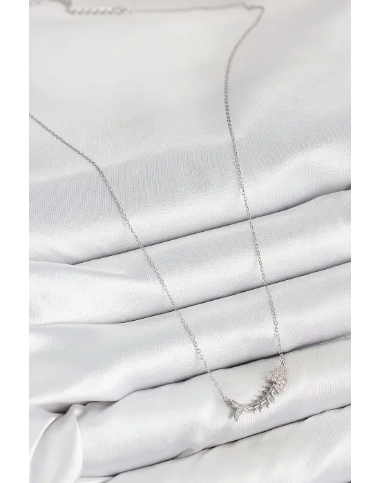 Pirinç Zirkon Taşlı Balık Kılçığı Model Gümüş Renk Kadın Kolye