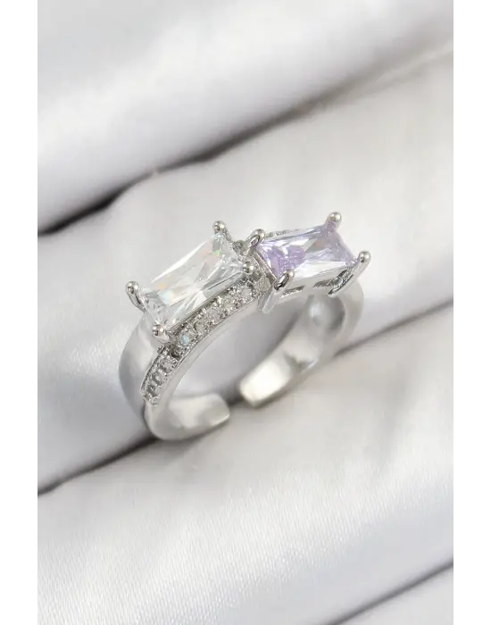 Pirinç Zirkon Taşlı Dikdörtgen Model Gümüş Renk Kadın Yüzük