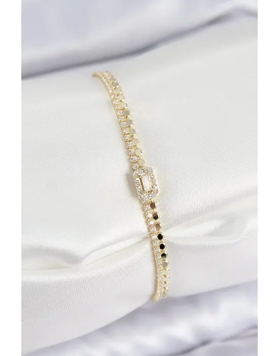 Pirinç Zirkon Taşlı Ezme Zincirli Baget Model Gold Renk Kadın Bilekilk