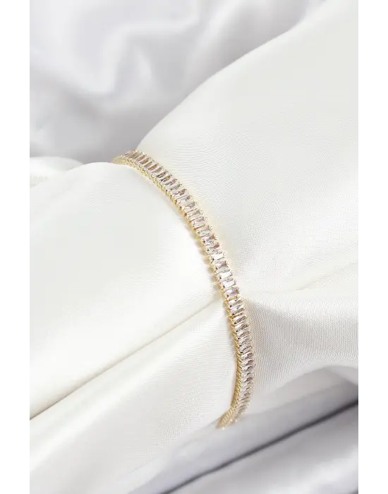 Pirinç Zirkon Taşlı İnce Su Yolu Model Gold Renk Kadın Bileklik