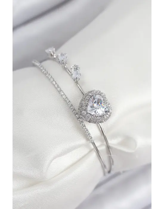 Pirinç Zirkon Taşlı Kalp Model Gümüş Renk Kadın Bileklik