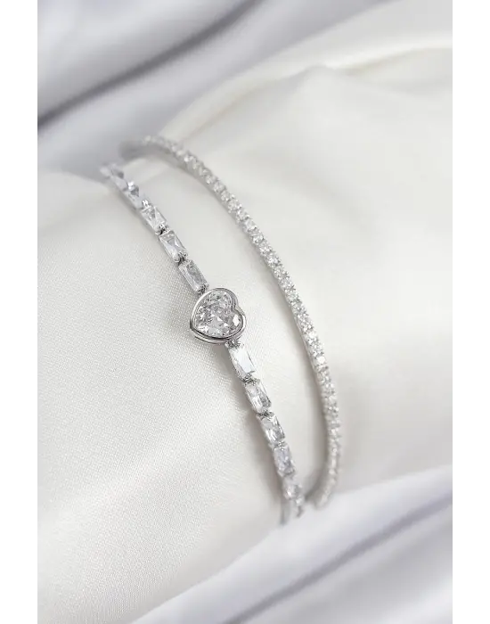 Pirinç Zirkon Taşlı Kalp Model Gümüş Renk Kadın Bileklik