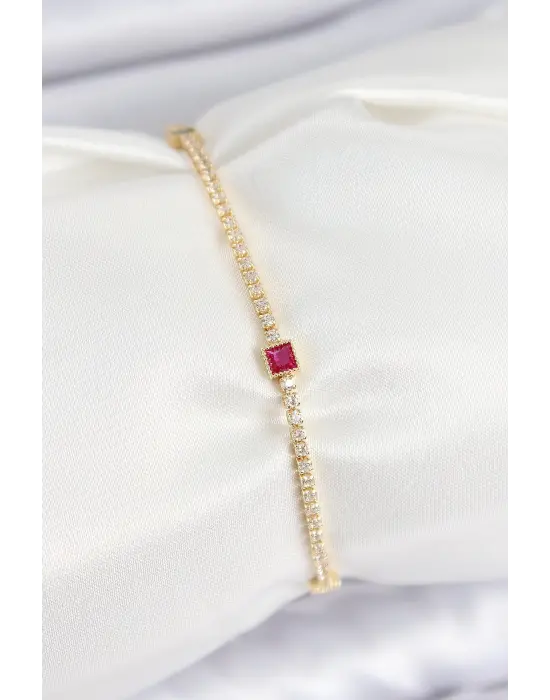 Pirinç Zirkon Taşlı Kare Model Gold Renk Kadın Bilekilk