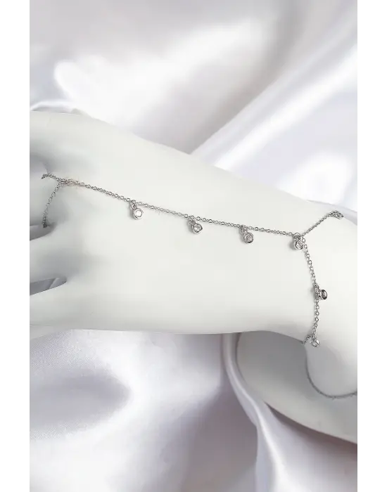 Pirinç Zirkon Taşlı Sallantılı Model Gümüş Renk Kadın Şahmeran