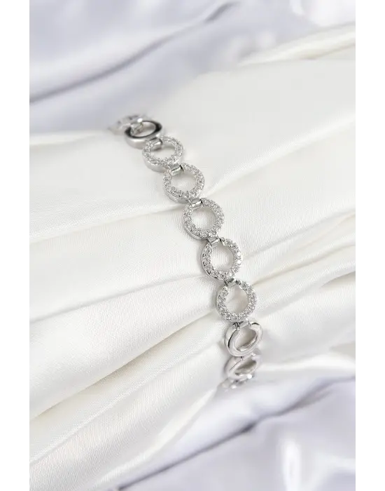 Pirinç Zirkon Taşlı Sıralı Halka Model Gümüş Renk Kadın Bileklik