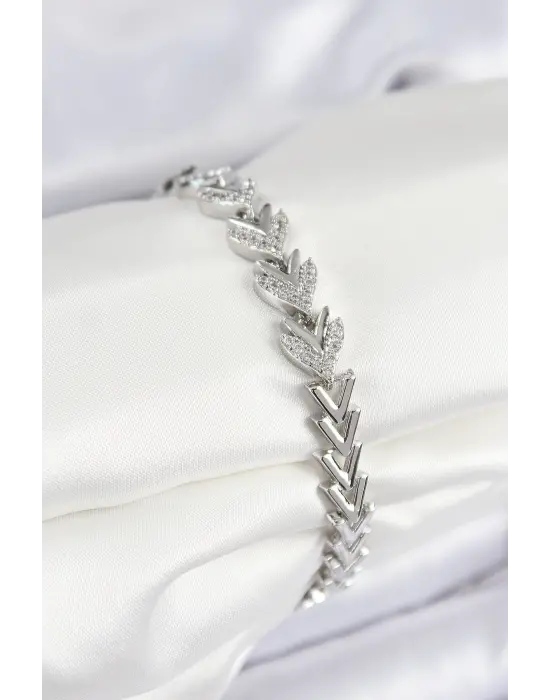 Pirinç Zirkon Taşlı Sıralı Ok Model Gümüş Renk Kadın Bileklik