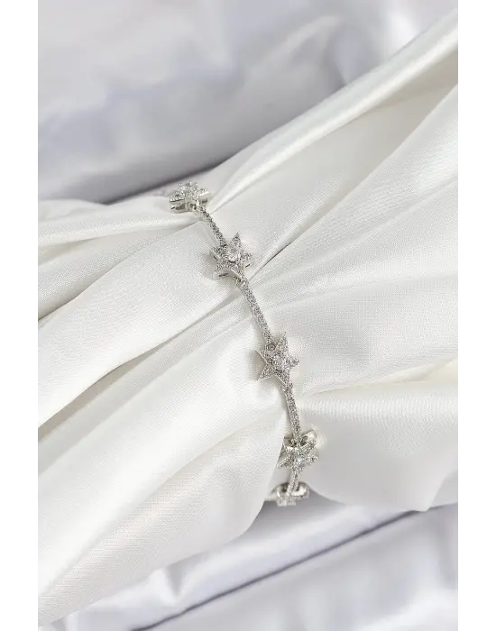 Pirinç Zirkon Taşlı Sıralı Yıldız Model Gümüş Renk Kadın Bileklik