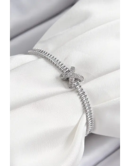 Pirinç Zirkon Taşlı X Detaylı Su Yolu Model Gümüş Renk Asansörlü Kadın Bileklik