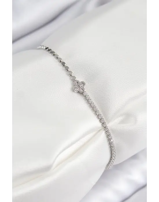 Pirinç Zirkon Taşlı Yonca Model Ezme Zincir Gümüş Renk Kadın Bileklik