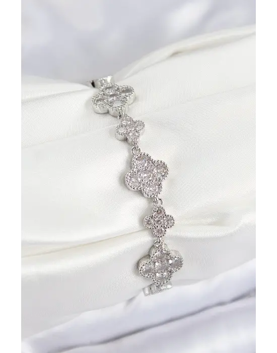 Pirinç Zirkon Taşlı Yonca Model Gümüş Renk VIP Seri Kadın Bileklik