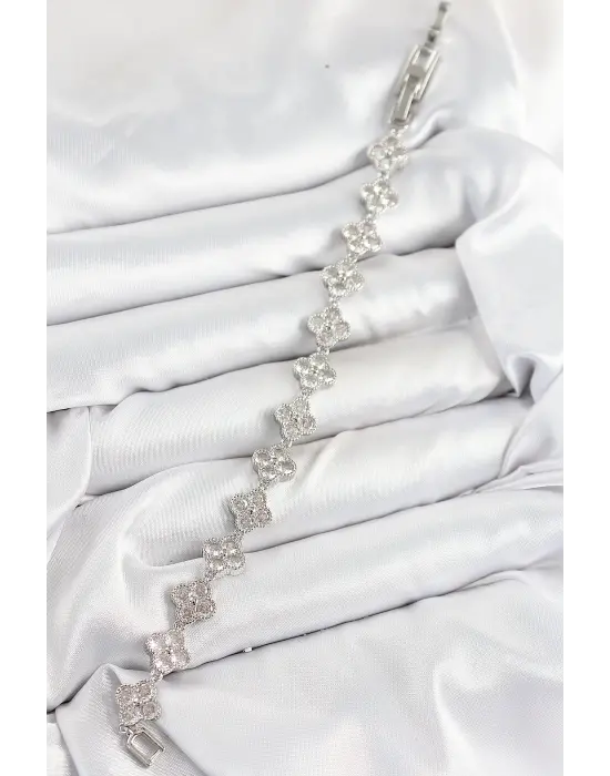 Pirinç Zirkon Taşlı Yonca Model Gümüş Renk VIP Seri Kadın Bileklik