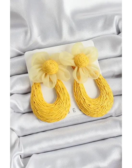 Sarı Tül Papatya Figürlü Hasır Örgü Model Gold Renk Kadın Küpe