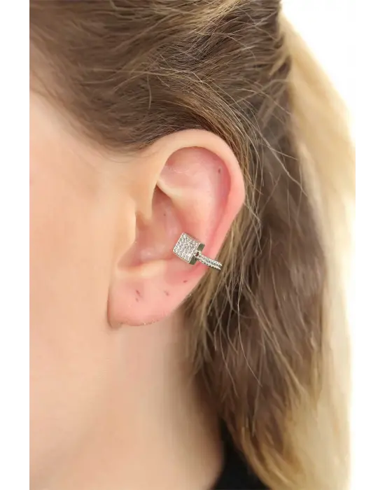 Taşlı Silver Renk Metal Geçirmeli Kıkırdak Küpe