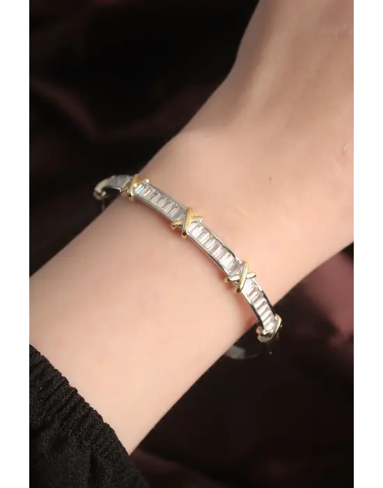 Vip Seri Pirinç Gümüş Renk Baget Zirkon Taşlı Xoxo Kelepçe