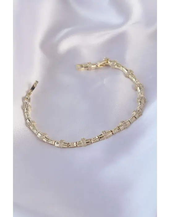 Vip Seri Pirinç Zirkon Taşlı Gold Renk Serenay Bilekliği