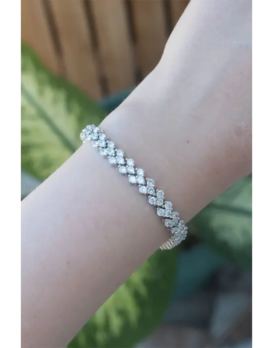 Vip Seri Pirinç Zirkon Taşlı Gümüş Renk Şerit Su Yolu Model Bileklik