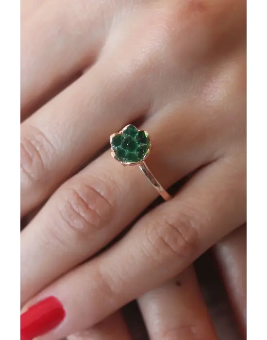 Yeşil Lotus Çiçek Figür Altın Çelik Yüzük