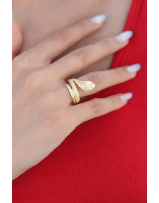 Yılan Figürlü Gold Renk Kadın Yüzük